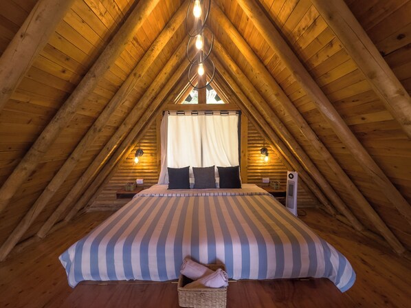 1 bedroom, desk, free WiFi, bed sheets