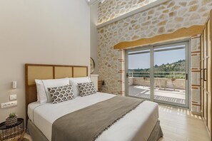 3 bedrooms, desk, iron/ironing board, WiFi