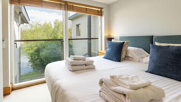4 Schlafzimmer, Bügeleisen/Bügelbrett, kostenloses WLAN, Bettwäsche