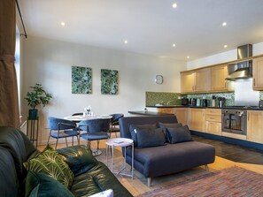 Smart TV - Stunning 2BR Apt with Balcony Next to Queens Uni - Pass the Keys (Belfast)