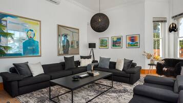 TV, fireplace, Netflix, streaming services