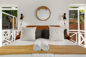 5 bedrooms, in-room safe, desk, iron/ironing board