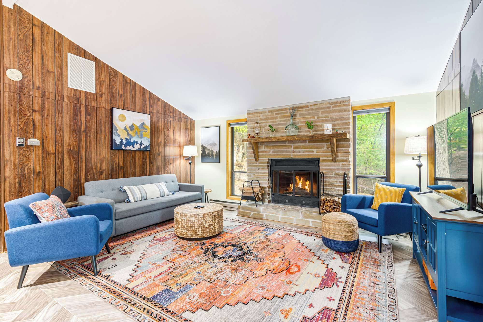 TV, fireplace, DVD player, offices