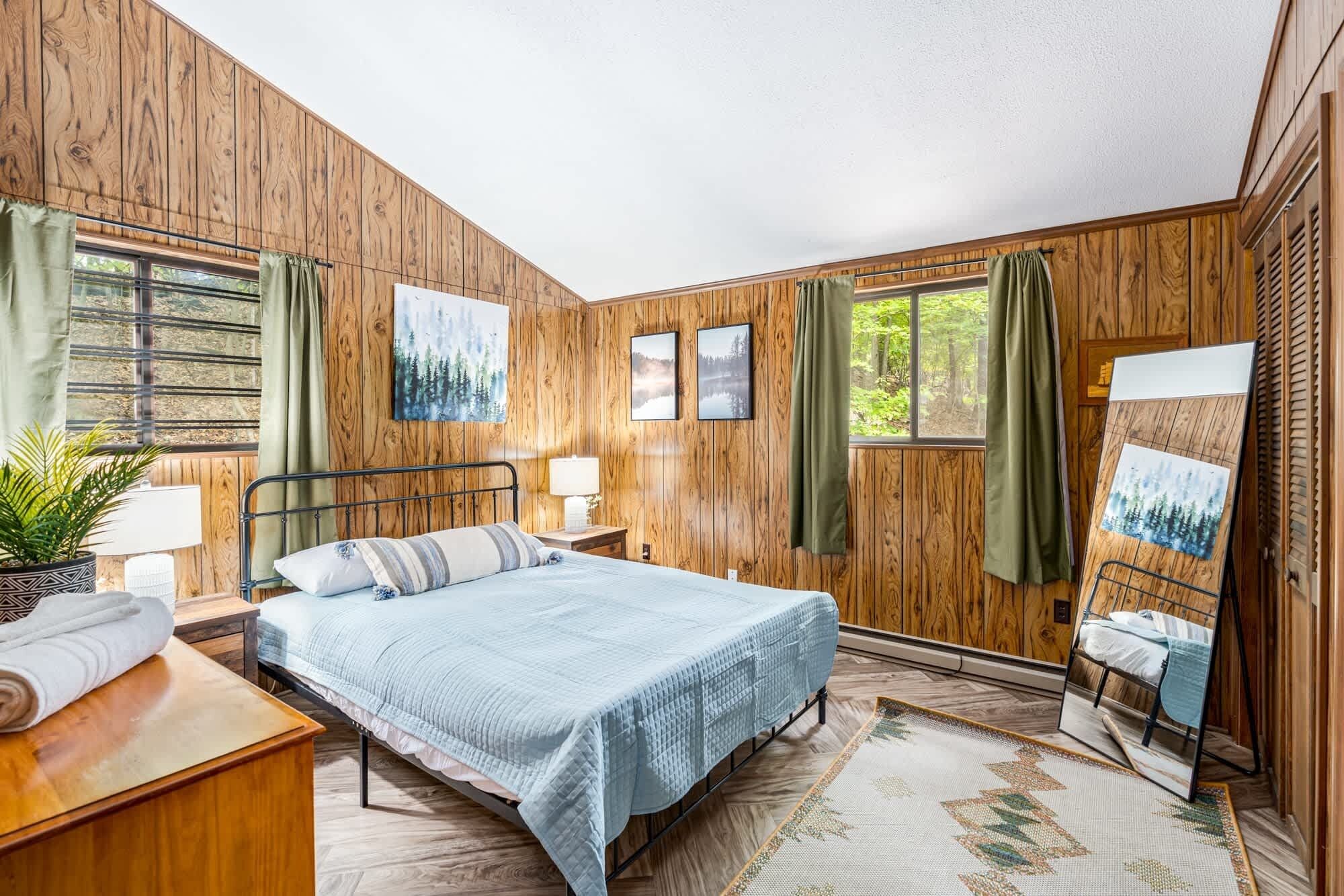 2 bedrooms, iron/ironing board, WiFi, bed sheets