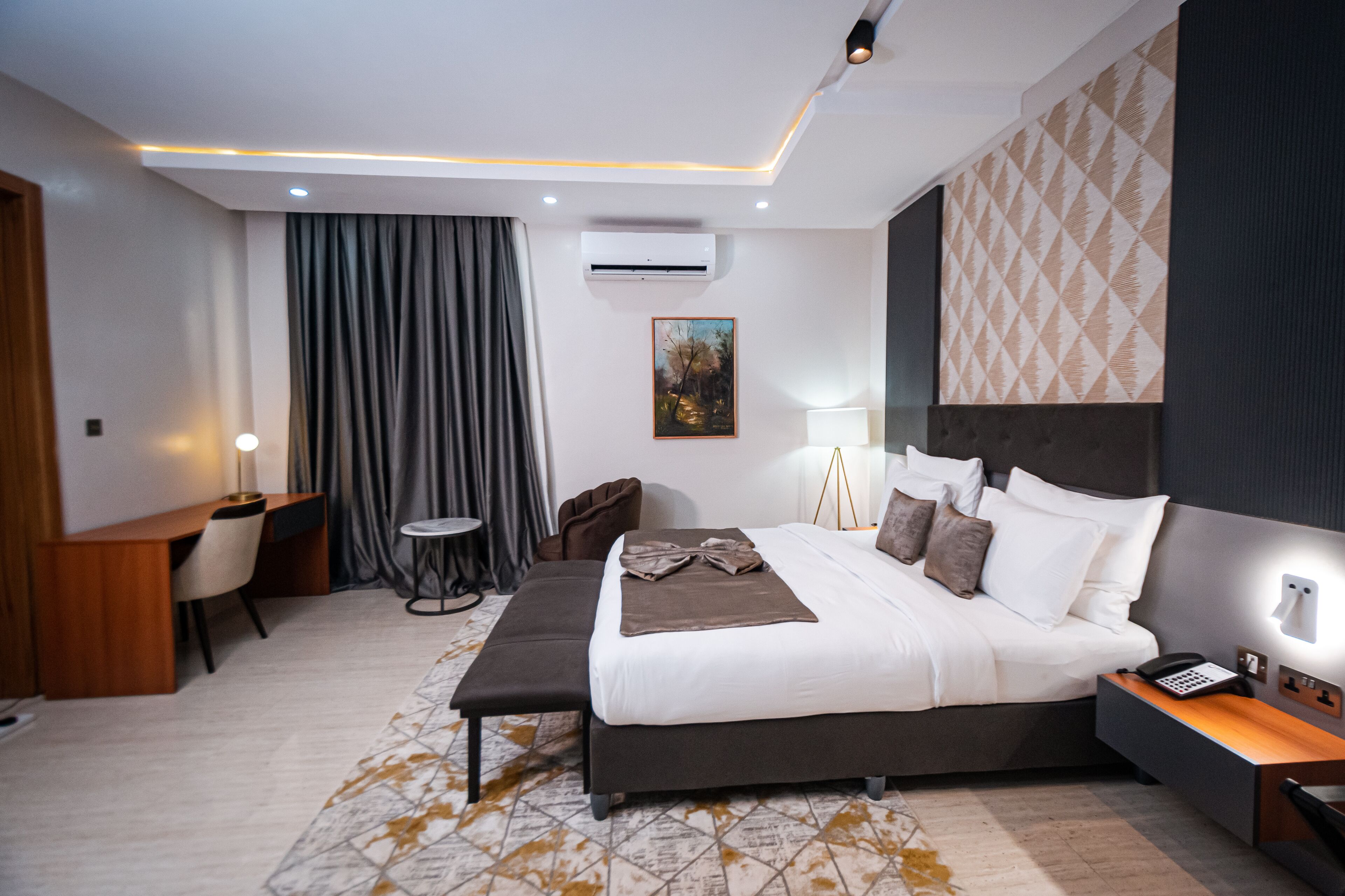 Presidential Studio Suite | In-room safe, individually decorated, individually furnished, desk