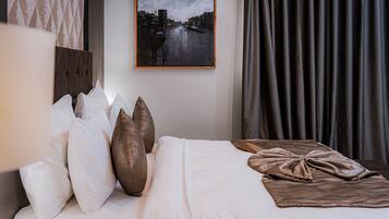 Comfort Studio | In-room safe, individually decorated, individually furnished, desk