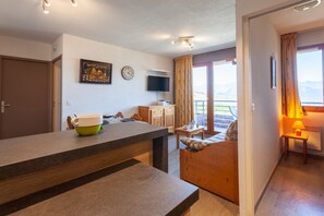 Télévision, chaîne hi-fi