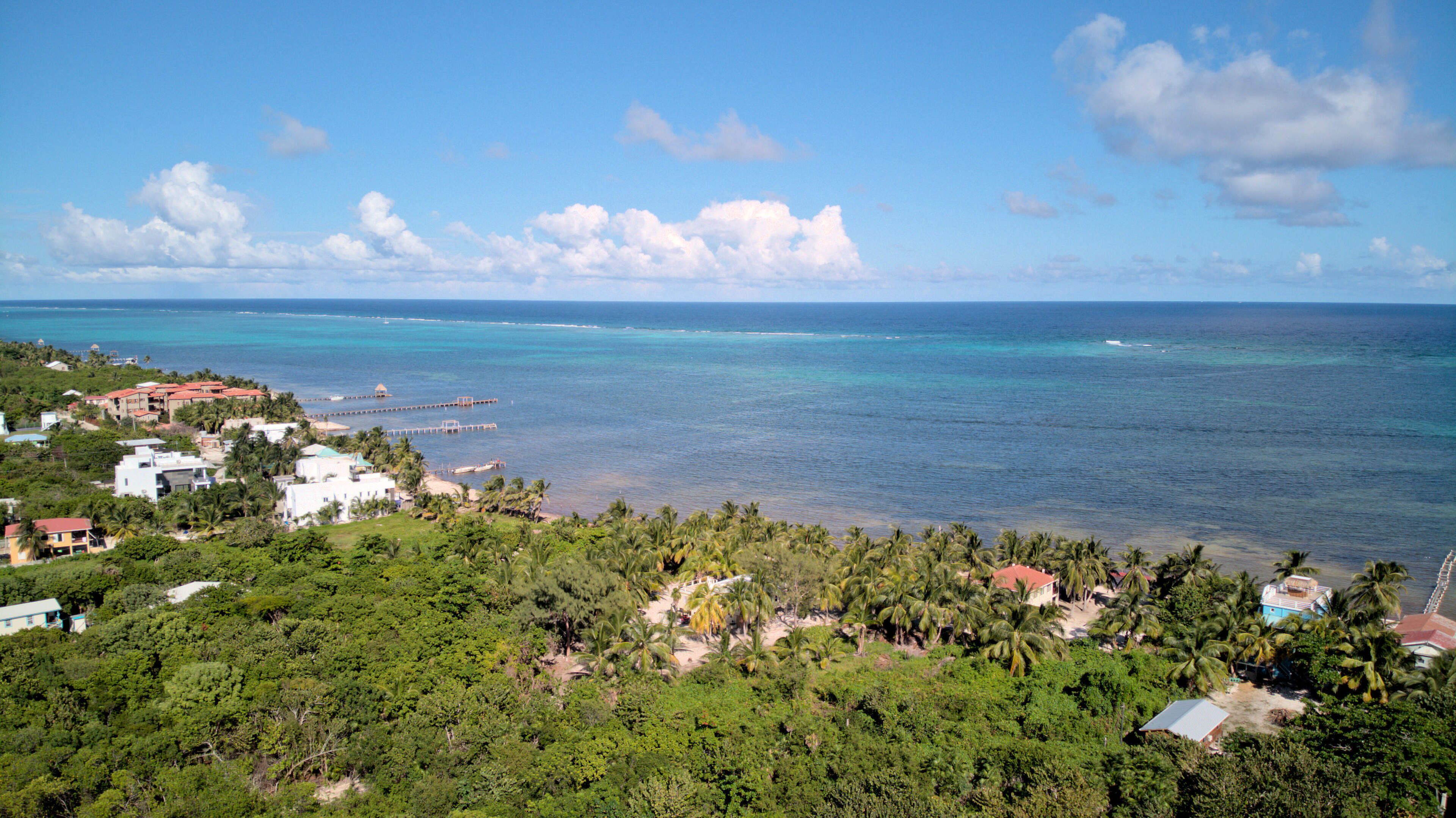 Aan het strand, ligstoelen aan het strand, strandlakens