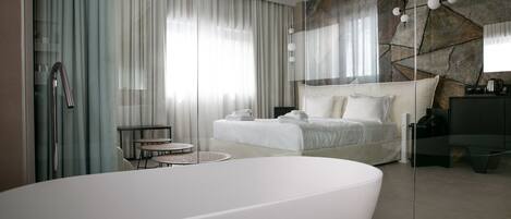 Premium Room | Premium bedding, down comforters, Select Comfort beds, minibar