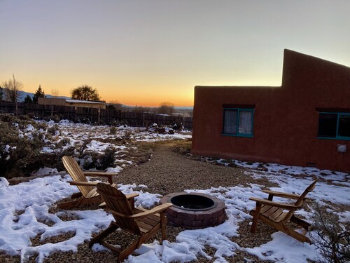 Vibrant Taos Home: Skiing, Climbing, Wi-Fi, WFH