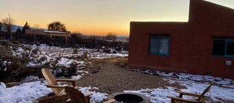 Vibrant Taos Home: Skiing, Climbing, Wi-Fi, WFH