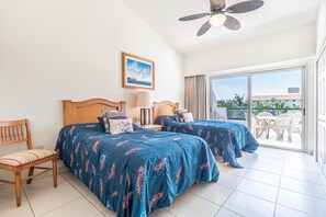 3 habitaciones, tabla de planchar con plancha y cuna de viaje 