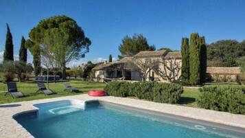 Piscine extérieure, piscine chauffée