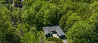 Wooded Sister Bay Retreat, Walk to town, Firepit
