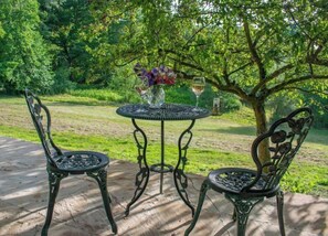 تناول الطعام بالخارج