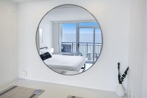 1 slaapkamer, een bureau, een strijkplank/strijkijzer, wifi