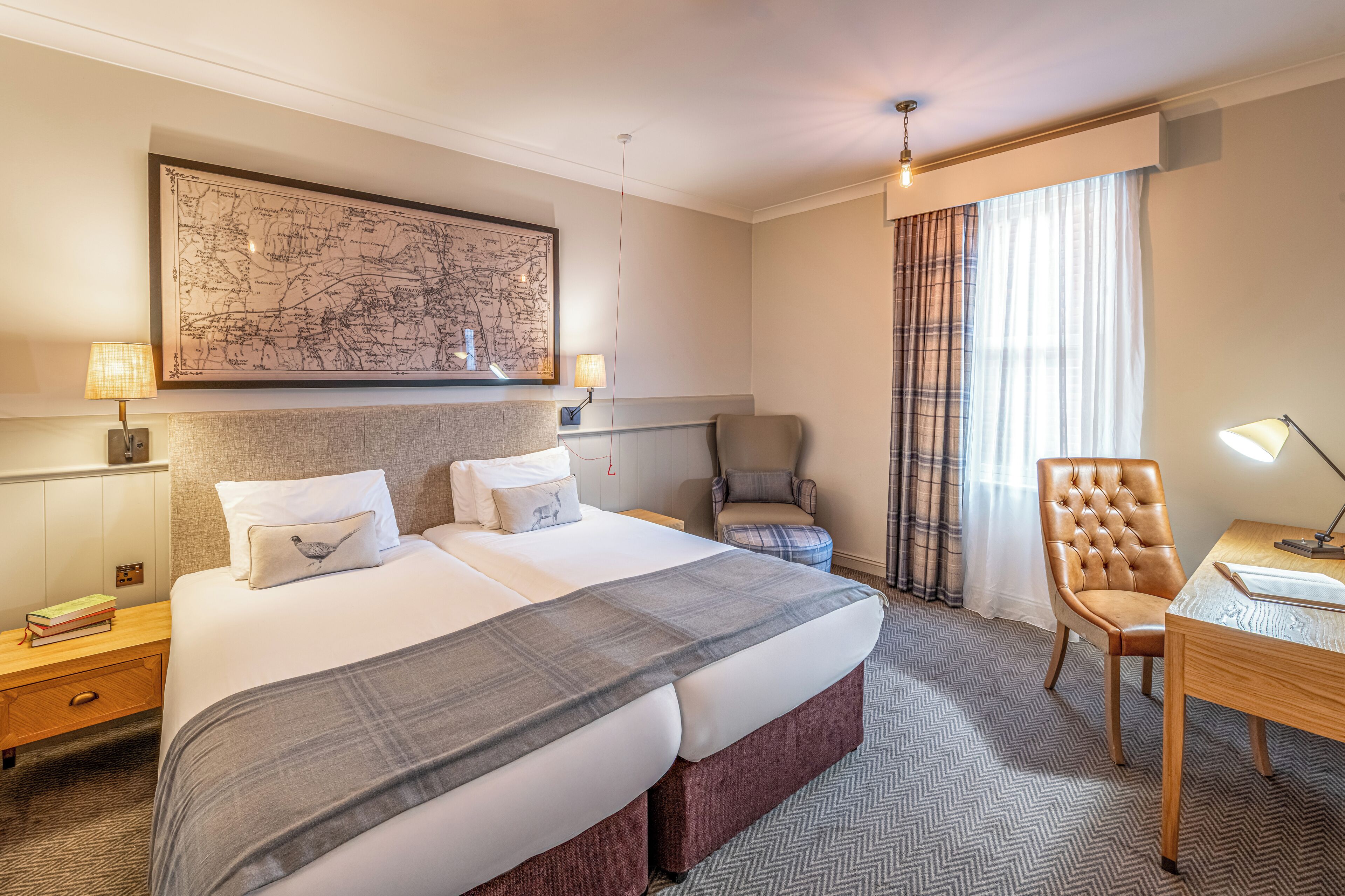 Standaard tweepersoonskamer, 1 tweepersoonsbed, toegankelijk voor mindervaliden | Een kluis op de kamer, een bureau, een laptopwerkplek