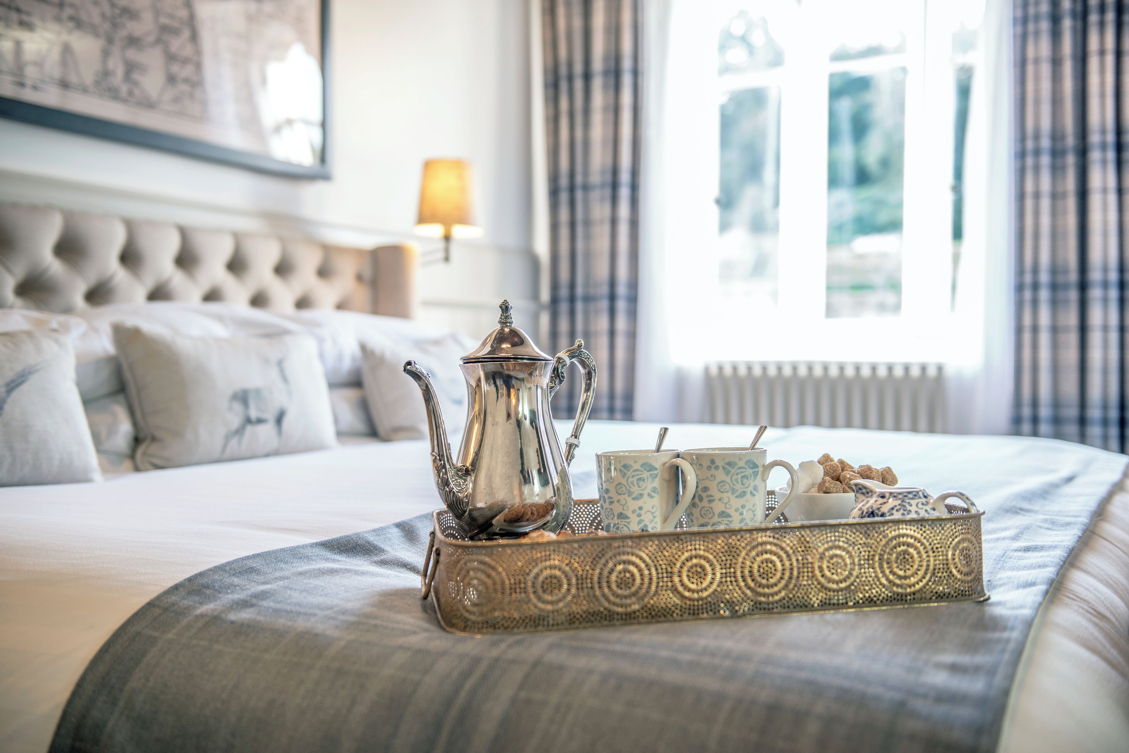 Studio Suite, 1 King Bed, Garden View | In-room safe, desk, laptop workspace, iron/ironing board