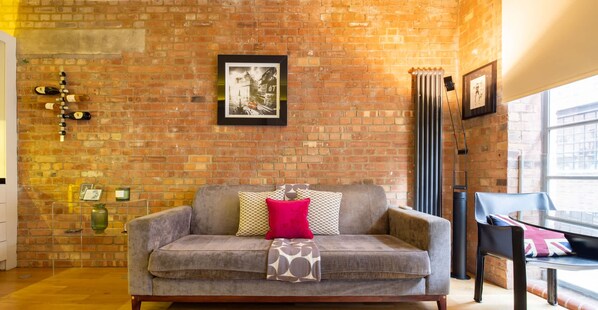 TV, offices - Central Soho Lofts with Lift,  AirCon & Concierge (Greater London)