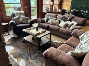 Smart-TV, Kamin, Videospiele, DVD-Player