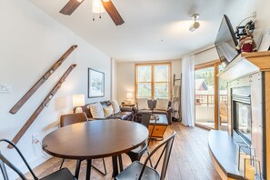 スマートテレビ、暖炉