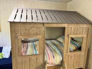 4 Schlafzimmer, Schreibtisch, Bügeleisen/Bügelbrett, kostenloses WLAN