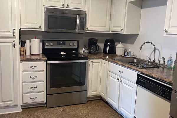 Frigorífic, microones, forn i placa de cuina