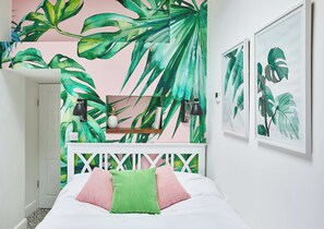 2 عدّة غرف نوم ومكتب ومكواة/لوح كي وواي فاي مجانًا