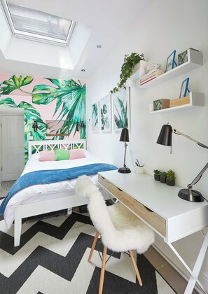 2 bedrooms, desk, iron/ironing board, free WiFi