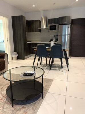 Mikrowelle, Ofen, Herdplatte, Wasserkocher