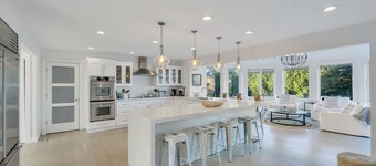 Contemporary Colonial home with pristine Peconic bay views, steps to...