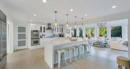 Contemporary Colonial home with pristine Peconic bay views, steps to...