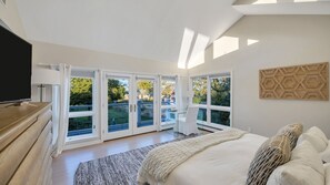 5 bedrooms, iron/ironing board, WiFi, bed sheets - Contemporary Colonial home with pristine Peconic bay views, steps to... (Southold)