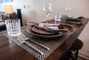 Dining - The Arena in Lower Queen Anne | 29 Nights (Seattle)