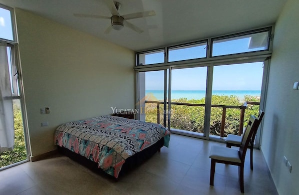 3 bedrooms, free WiFi, bed sheets - Beachfront Villa in Sisal, Yucatan, Mexico (Hunucmá)