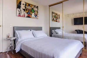 2 Schlafzimmer, Schreibtisch, Bügeleisen/Bügelbrett, kostenloses WLAN