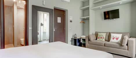 3 habitaciones, tabla de planchar con plancha, wifi y ropa de cama