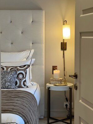 1 bedroom, Egyptian cotton sheets, premium bedding, in-room safe