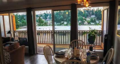 The Heron in Meydenbauer Bay Bellevue | 29 Nights!