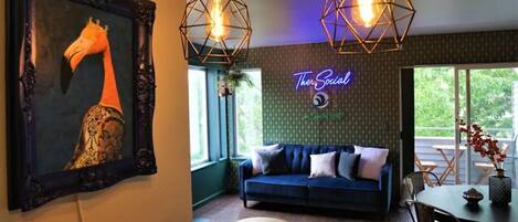 TV connectée, cheminée