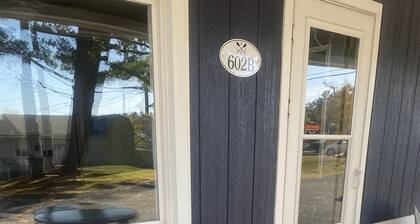 Cute, cozy, updated cottage just steps from gorgeous Houghton Lake