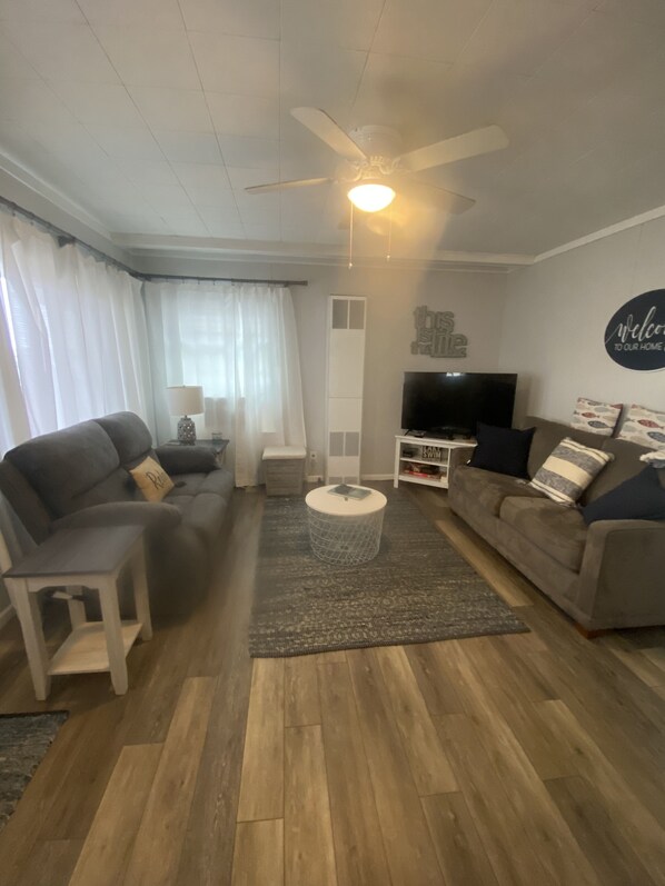 Téléviseur connecté, lecteur de DVD