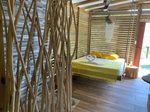 3 chambres, fer et planche à repasser, Wi-Fi, draps fournis
