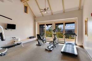 Fitness facility - Gorgeous Steamboat Views! Winter Shuttle! Hot Tub & Sauna! (Steamboat Springs)