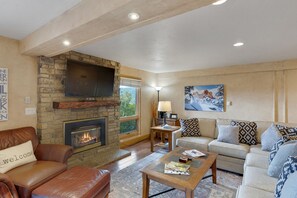 Smart TV, fireplace, books - Gorgeous Steamboat Views! Winter Shuttle! Hot Tub & Sauna! (Steamboat Springs)
