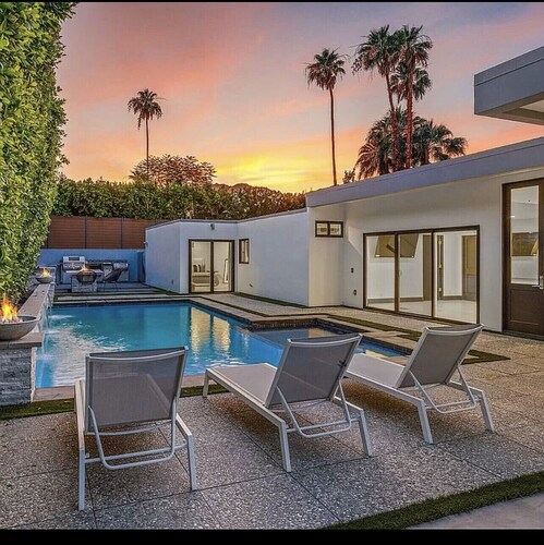 You Deserve a 28 Day or Longer Stay This  BEAUTIFUL 3 Bedroom Luxury Home Awaits