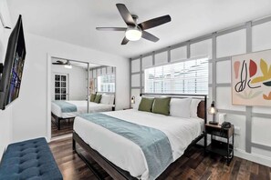 4 bedrooms, desk, iron/ironing board, free WiFi - Bright 4BR with Pool and Game Room near Hard Rock (Hollywood)