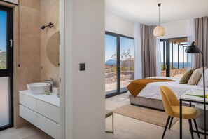4 Schlafzimmer, Schreibtisch, Bügeleisen/Bügelbrett, kostenloses WLAN