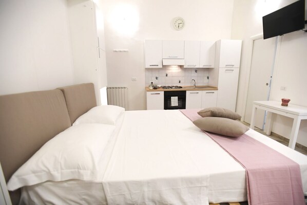 1 bedroom, iron/ironing board, WiFi, bed sheets