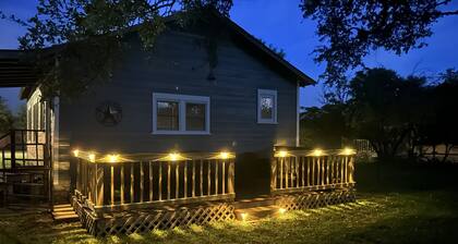 Peaceful Lower Downtown Bandera, King Bed, Pet Friendly w/ Large Fenced Yard!